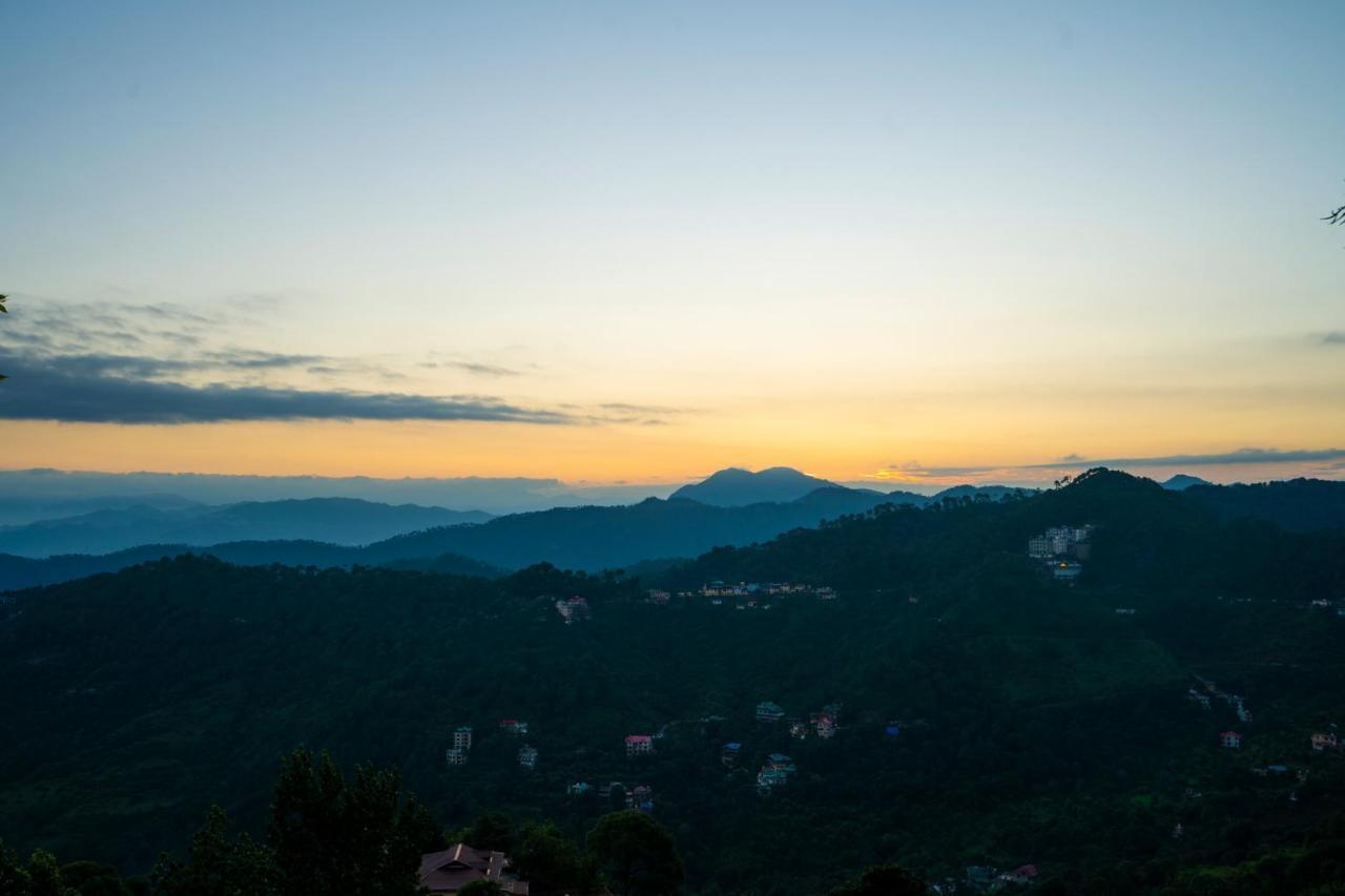 Stayvista At Springfield With Bonfire Kasauli Eksteriør bilde